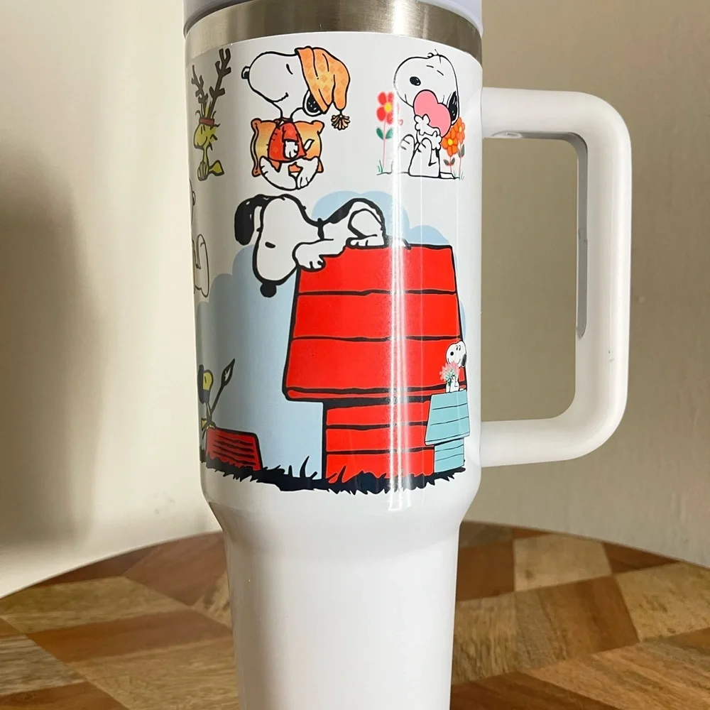 Peanuts Snoopy 40 oz TUMBLER friends Christmas Brand new 40oz TUMBLER double wal